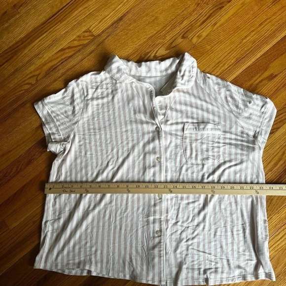 NWT Pajama top - Picture 2 of 4